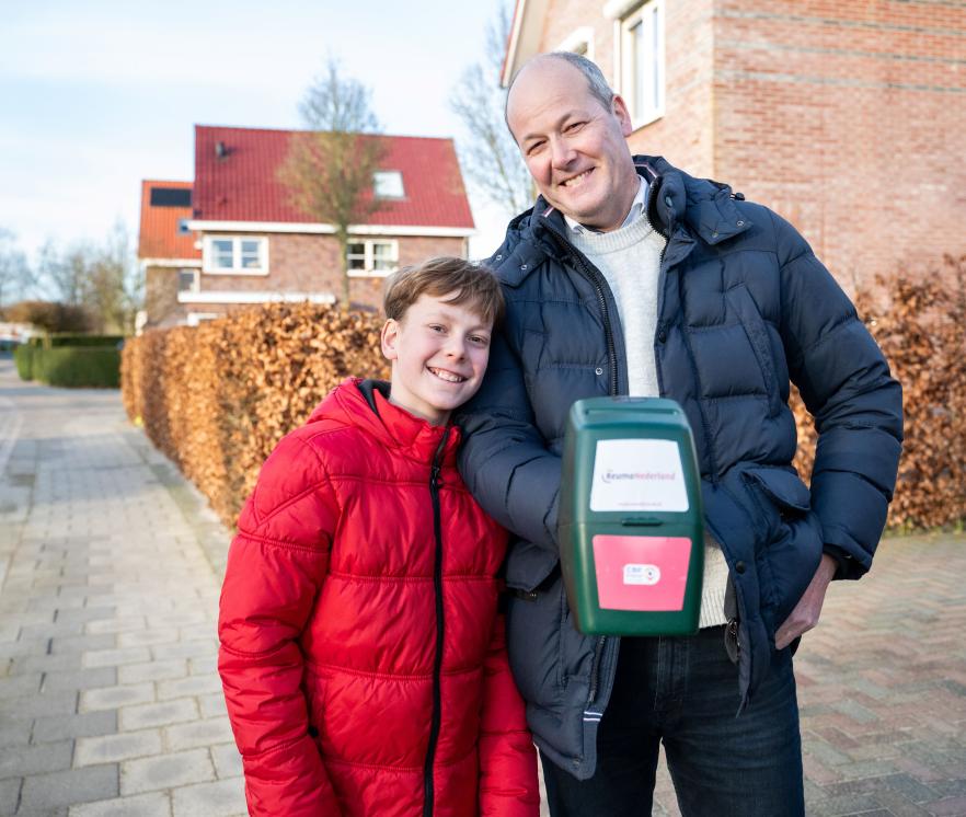 Theo en Noah collecteren