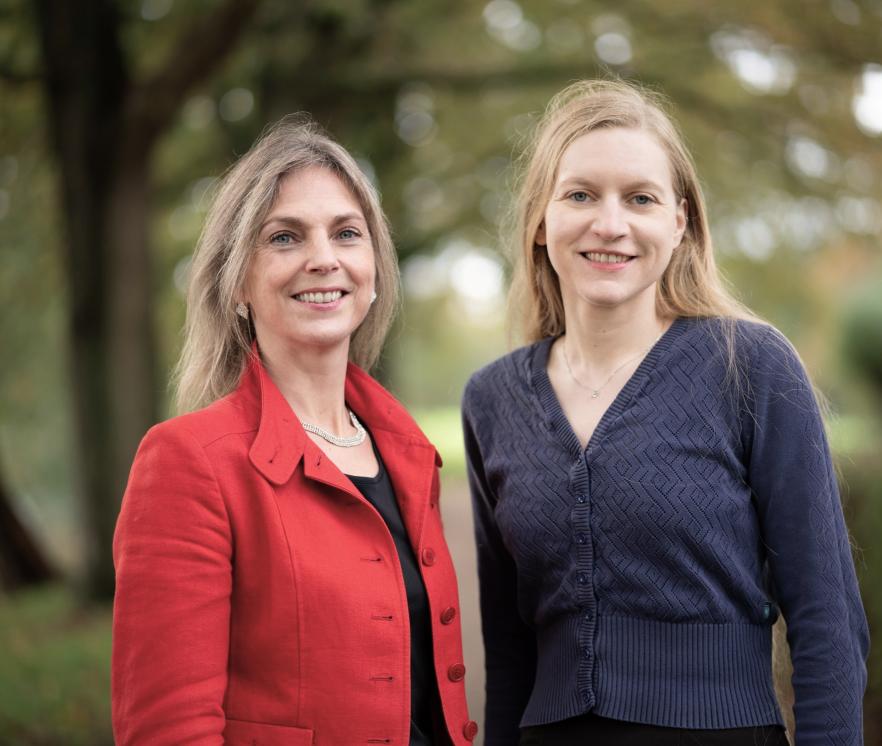 Femke Broere en Naomi Benne UU reumavaccin